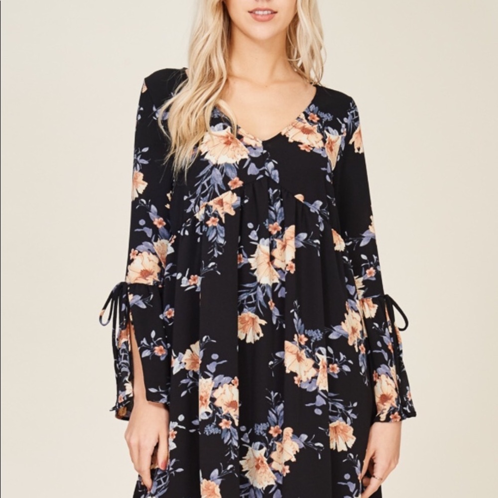 New! Mellie Floral Dress - Picture 2 of 4
